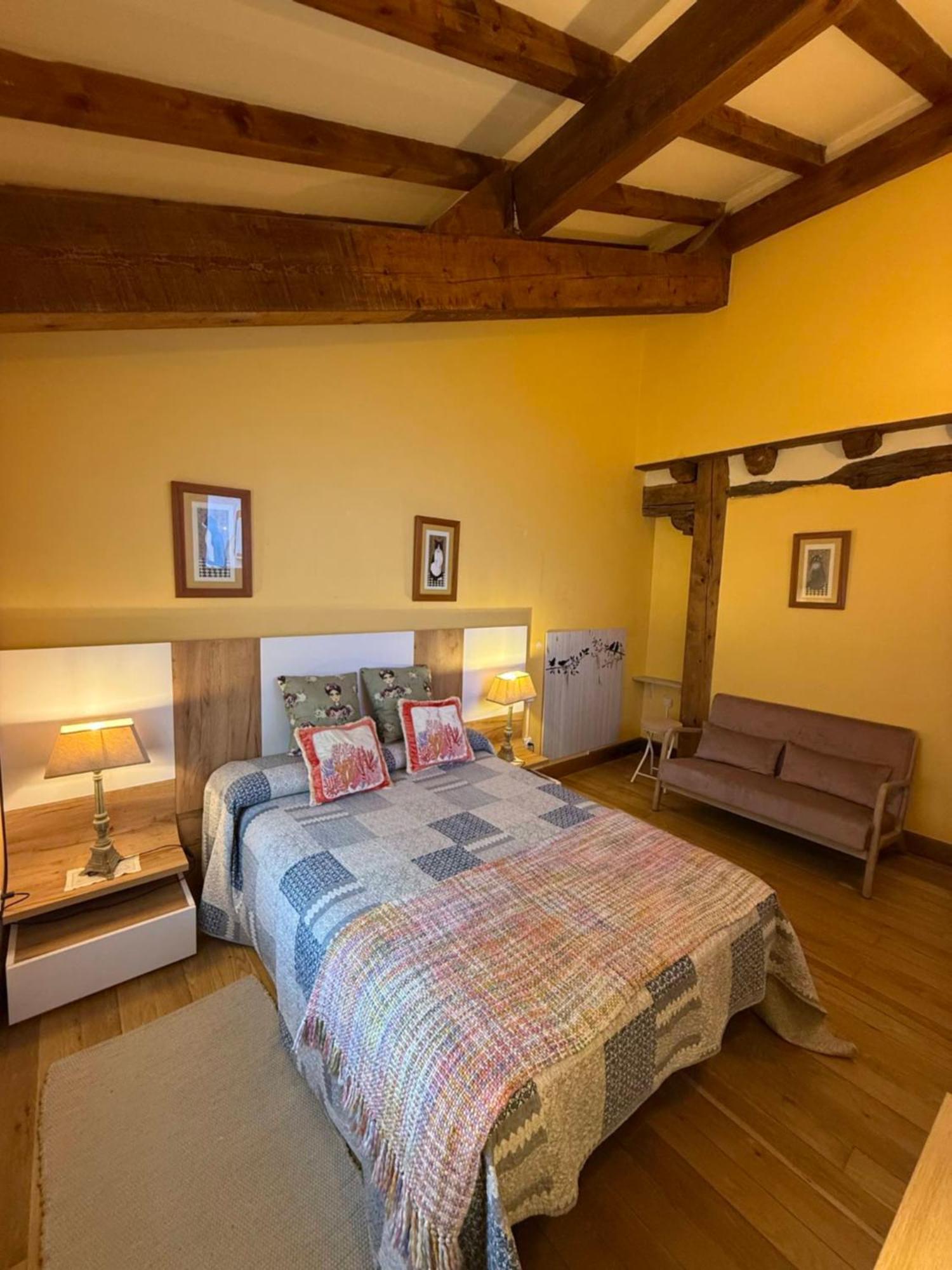 Casa Peluaga Guest House โอยาร์ทชุน ภายนอก รูปภาพ