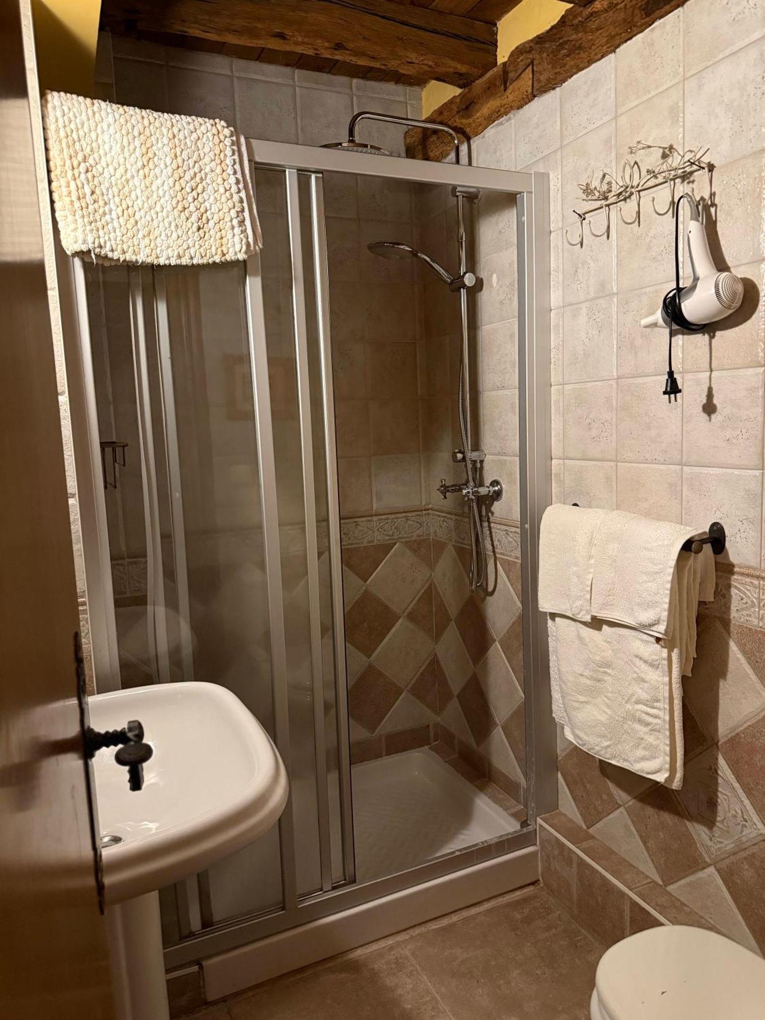 Casa Peluaga Guest House โอยาร์ทชุน ภายนอก รูปภาพ