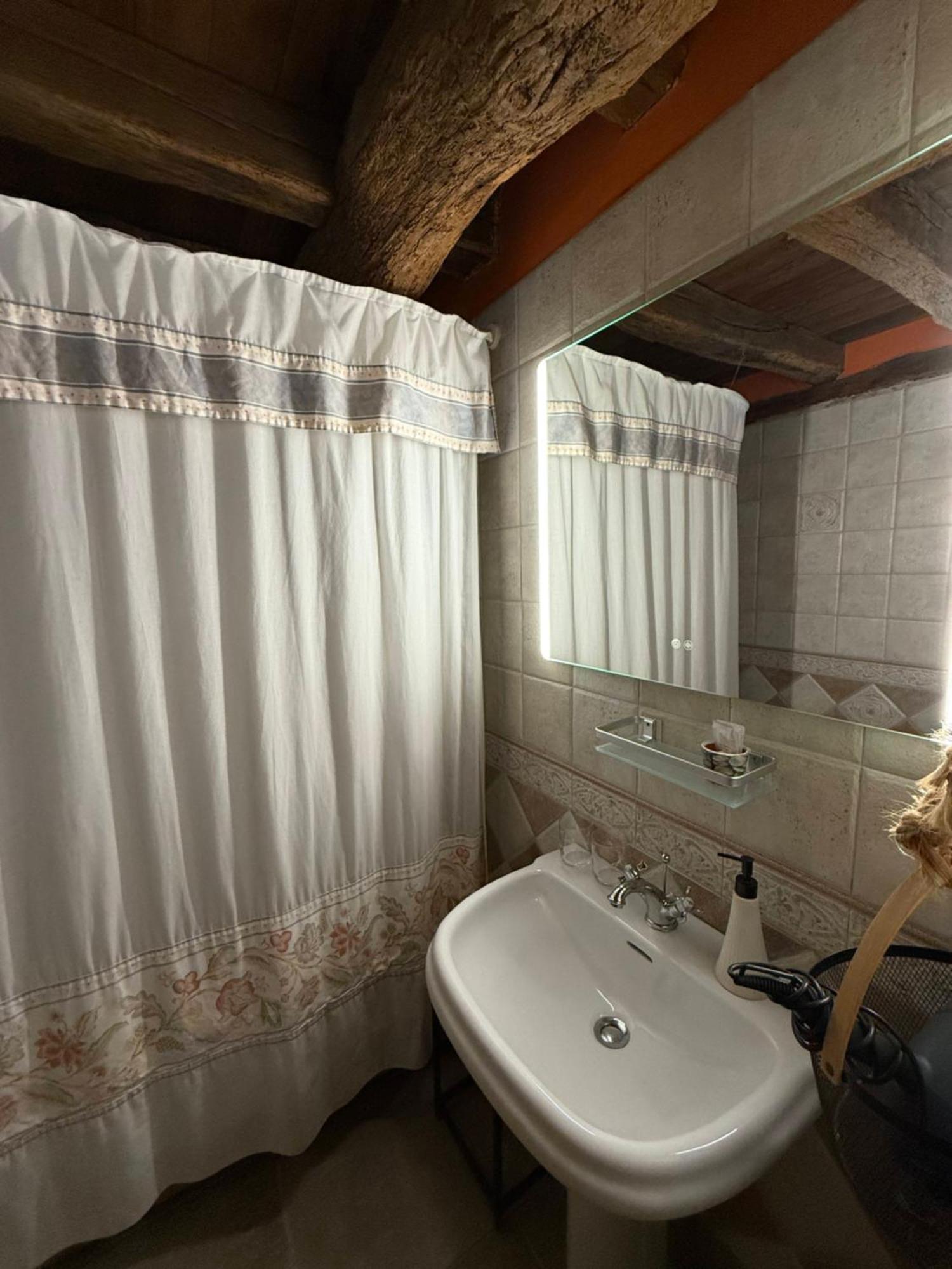 Casa Peluaga Guest House โอยาร์ทชุน ภายนอก รูปภาพ